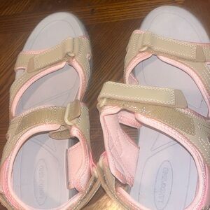 Lands’ End New Pink Sandals Women’s size 9 v New Without Tags or Box